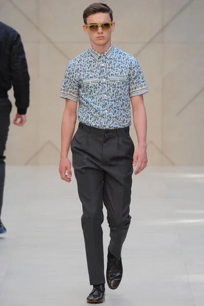 Look 14